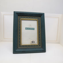 Load image into Gallery viewer, Malden Photo Frame 4x6 Inches - Green

