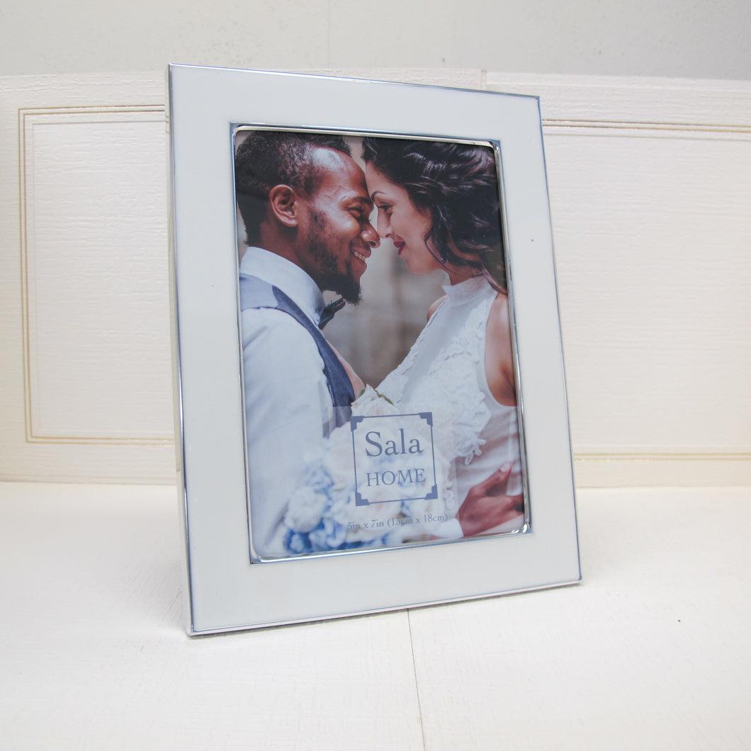 Sala Home Photo Frame in 5x7 Inches